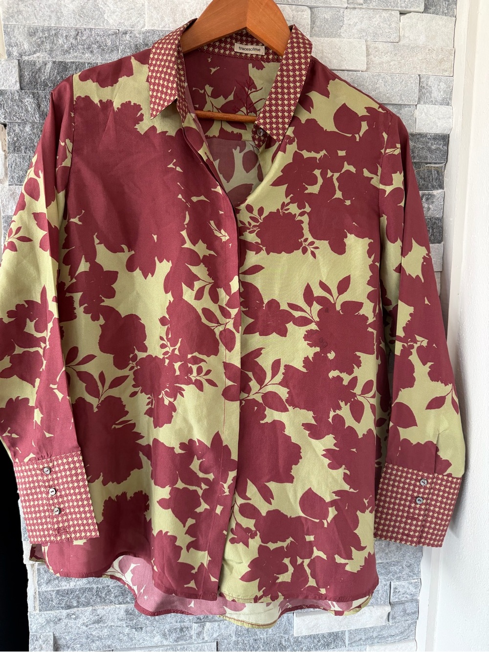 Women TRACES OF ME Button Up 100% Silk Shirt-Burgundy Red & Green-Large, Medium
